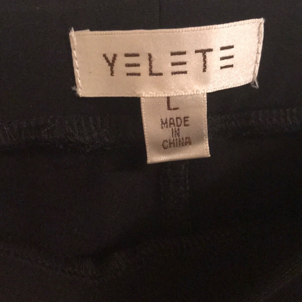 High rise pocket skinny pants in black
